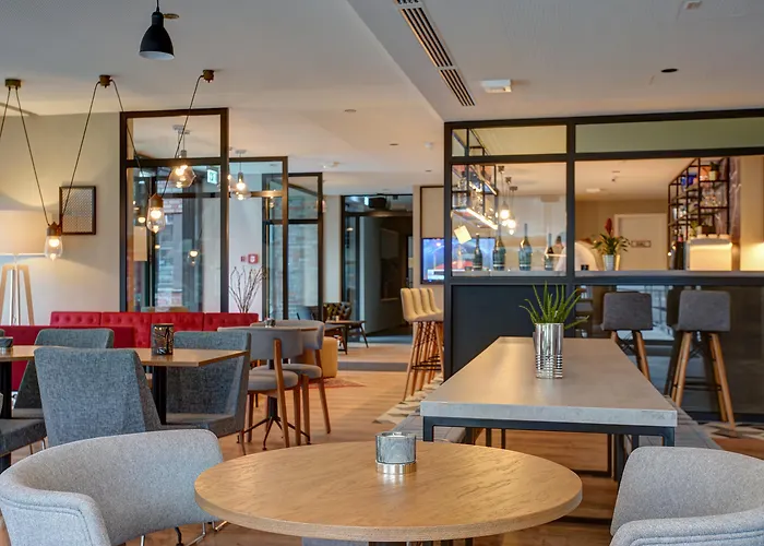 Boutique 125 Airport By Ina